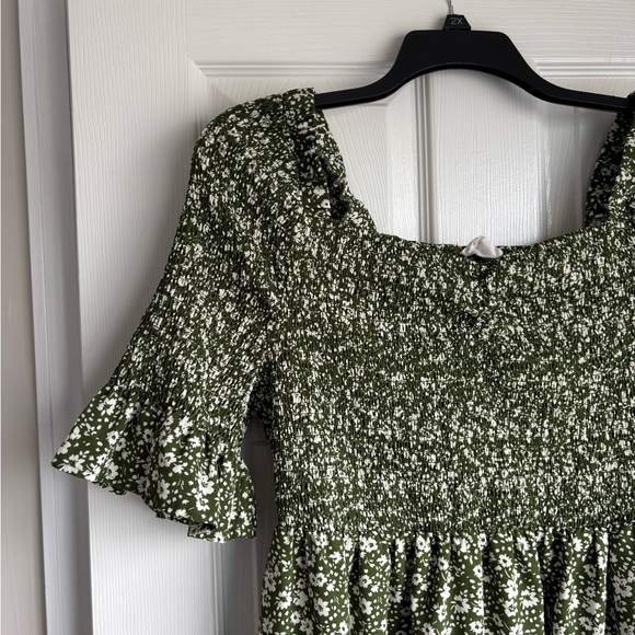 Floral Green Mini Dress - Picture 2 of 3